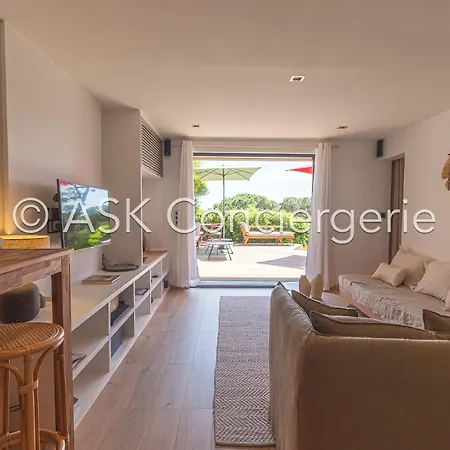 Close To Gigaro Beach, Surrounded By Nature Appartement